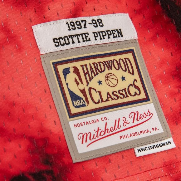 🆕 Mitchell & Ness Chicago Bulls Scottie Pippen 1997-98 Swingman Galaxy Jersey - Picture 3 of 3